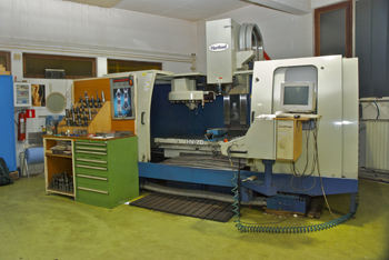 CNC Vertikalni obdelovalni center HARTFORD HV70