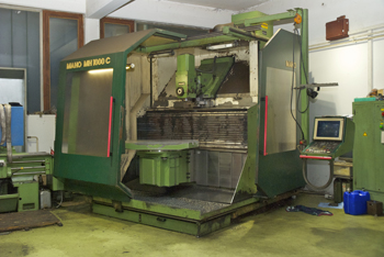 CNC Univerzalni rezkalni stroj MAHO 1000C